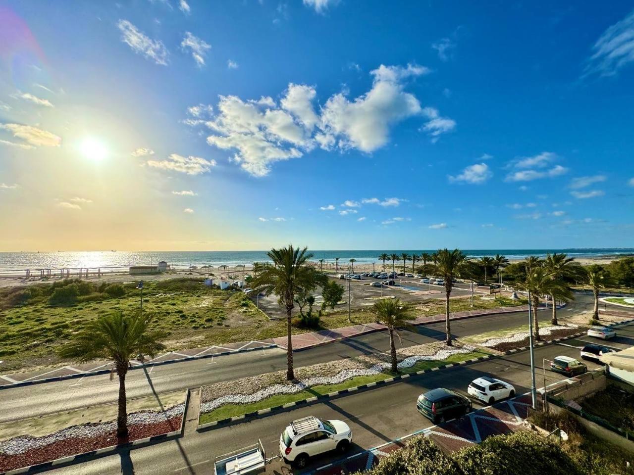 Amazing Sea View Apartment Qiryat Yam Exterior photo